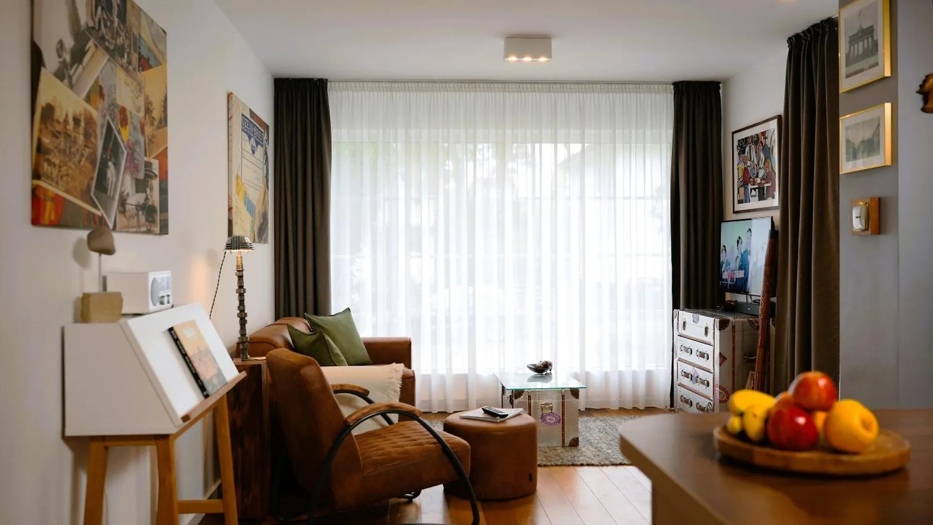 The Berlin Getaway / 80Qm In Berlin'S Historic Diplomatic Quarter Appartement Duitsland
