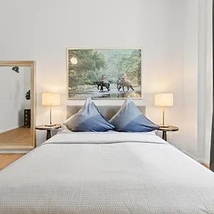 Appartement The Weichsel, 3br Up To 6 People In Friedrichshain, Berlijn