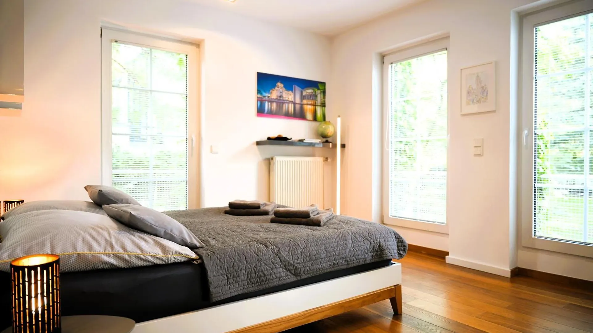 Апартаменты The Berlin Getaway / 80Qm In Berlin'S Historic Diplomatic Quarter