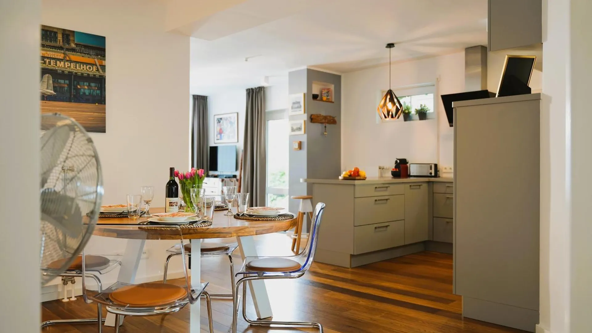 Апартаменты The Berlin Getaway / 80Qm In Berlin'S Historic Diplomatic Quarter