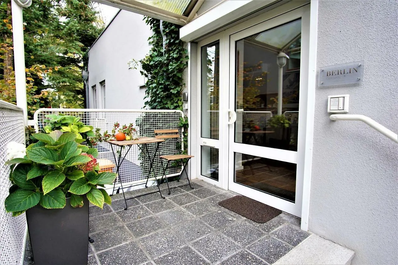 Апартаменты The Berlin Getaway / 80Qm In Berlin'S Historic Diplomatic Quarter